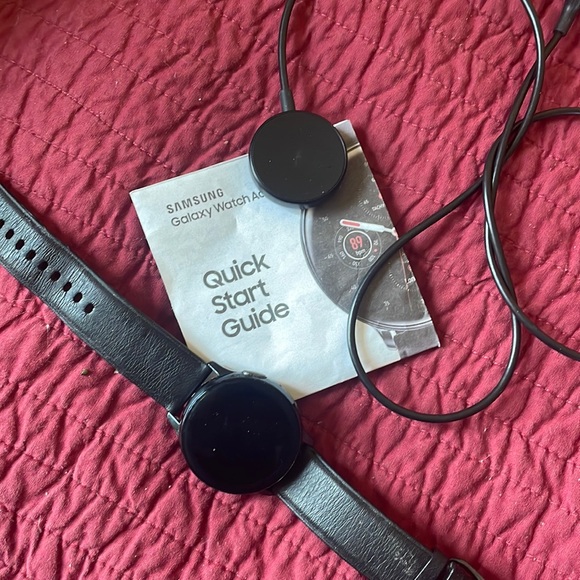 Samsung Galaxy Watch Active 2 - Picture 1 of 2